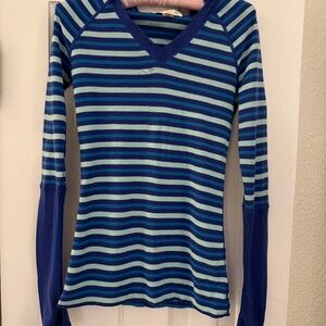 Lightweight wool top